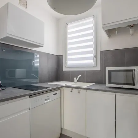 50m De La - Pour 4 - Balcon Apartman *