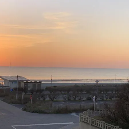 50m De La - Pour 4 - Balcon Apartman *