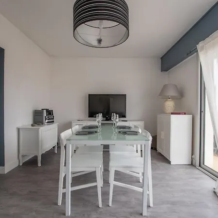 50m De La - Pour 4 - Balcon Apartman *